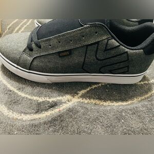 Men’s Etnies fader vulc size 13 NIB